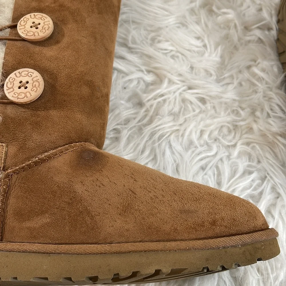 UGG Australia F27015G Bailey Button Triplet Fold Over Chestnut Boots Size 7 - Picture 4 of 16